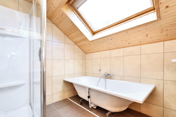 Foto van Gezellig vakantiehuis in Durbuy met tuin - Vakantiehuis in Durbuy - BathRoom