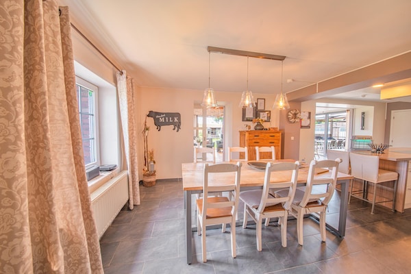 Foto van Luxe huis met sauna in Bastogne - Vakantiehuis in Bastogne - DiningRoom