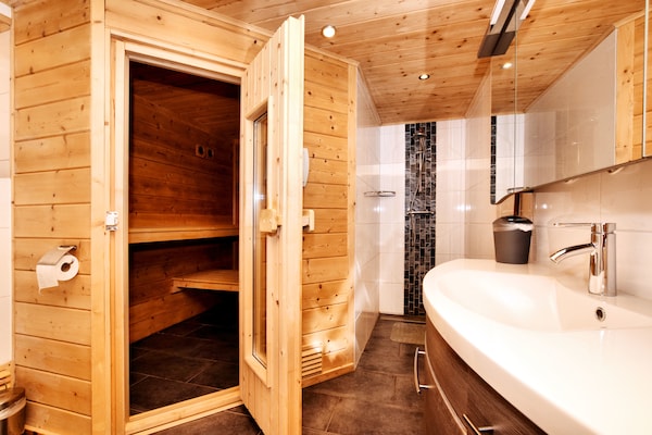Foto van Sfeervol chalet in Septon met sauna en jacuzzi - Vakantiehuis in Septon - Wellness