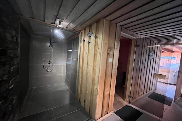 Foto van Rijtjeshuis met uitzicht op de natuur nabij Durbuy - Wellness