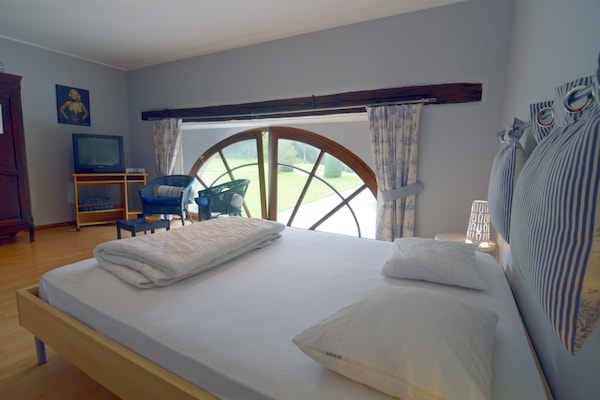 Foto van Elegant kasteelverblijf, Havelange - Vakantiehuis in Barvaux-Condroz - BedRoom