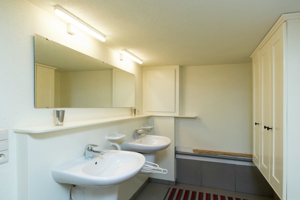 Foto van Rendeux Villa met tuin - Vakantiehuis in Rendeux-Beffe - BathRoom