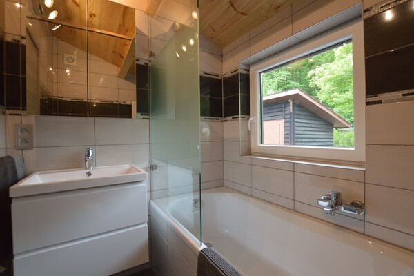 Foto van Ruime villa nabij de rivier - Vakantiehuis in Vieuxville - BathRoom
