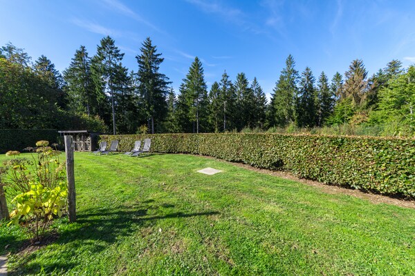 Foto van Weelderig chalet nabij het meer van Bütgenbach - Vakantiehuis in Bullange - GardenSummer