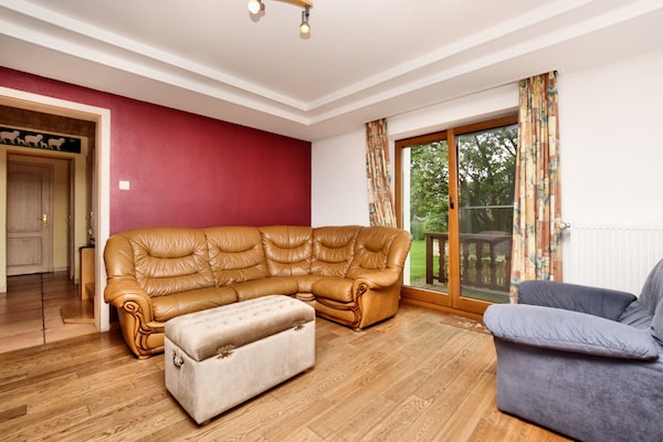 Foto van Vakantiehuis in Schönberg met jacuzzi - Vakantiehuis in Schönberg / Sankt Vith - LivingRoom