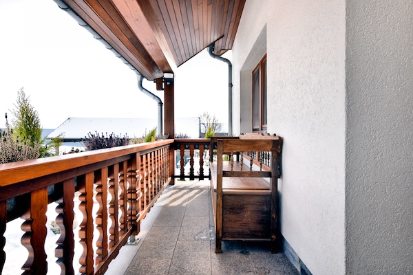 Foto van Vakantiehuis in Schönberg met jacuzzi - Vakantiehuis in Schönberg / Sankt Vith - TerraceBalcony