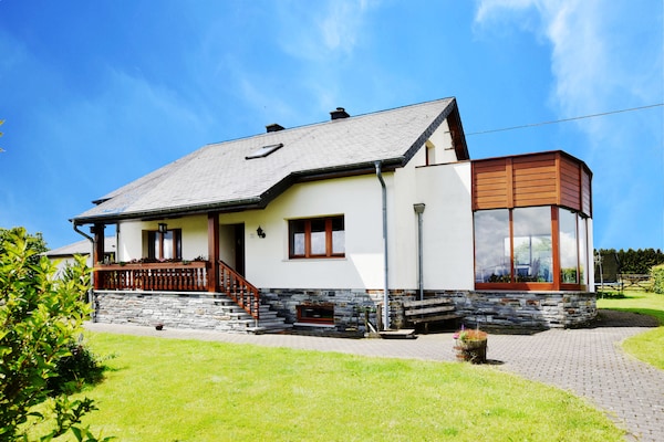 Foto van Vakantiehuis in Schönberg met jacuzzi - Vakantiehuis in Schönberg / Sankt Vith - ExteriorSummer