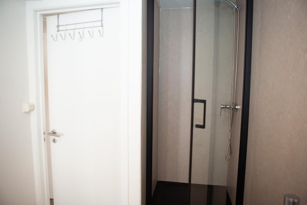 Foto van Ruim stadshuis in Verviers voor 14 gasten - Vakantiehuis in Verviers - BathRoom