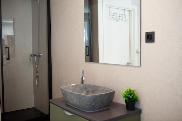 Foto van Ruim stadshuis in Verviers voor 14 gasten - Vakantiehuis in Verviers - BathRoom