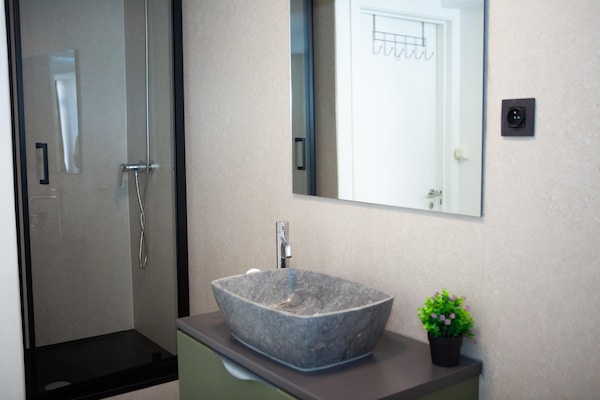 Foto van Ruim stadshuis in Verviers voor 14 gasten - Vakantiehuis in Verviers - BathRoom