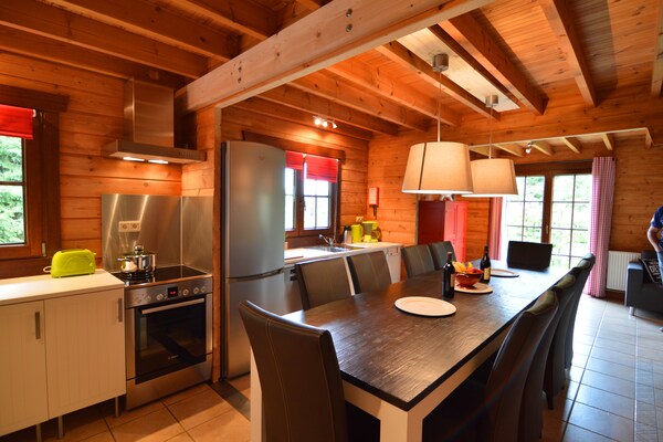Foto van Chalet in Ardennen met Sauna & Tuin - Vakantiehuis in Waimes - DiningRoom