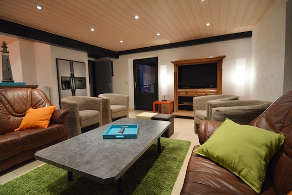 Foto van Sourbrodt Verblijf met Zwembad - Vakantiehuis in Sourbrodt - LivingRoom