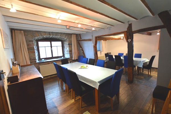 Foto van Rustieke boerderij met zwembad - Vakantiehuis in Waimes - DiningRoom