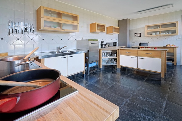 Foto van Kasteel in Stavelot met privézwembad - Vakantiehuis in Hockai - BedRoom