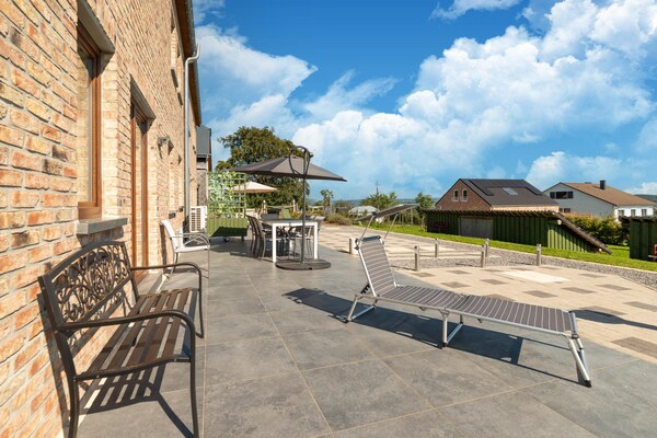 Foto van Ruime vakantiewoning vlakbij Spa F1 - Vakantiehuis in Stavelot - TerraceBalcony