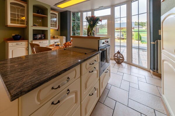 Foto van Vakantiehuis in Lierneux met bubbelbad - Vakantiehuis in Lierneux - Kitchen