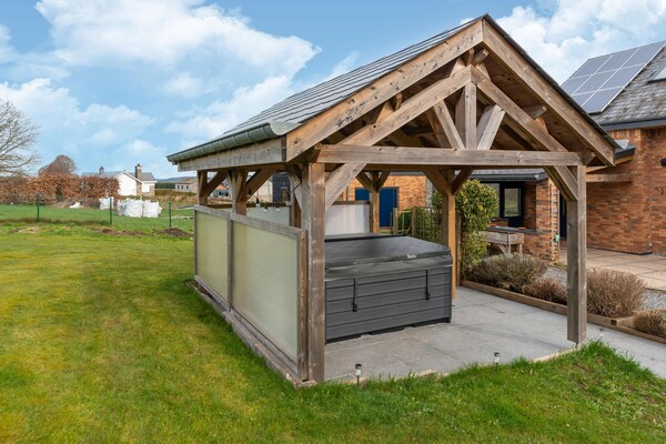 Foto van Vakantiehuis in Lierneux met bubbelbad - Vakantiehuis in Lierneux - Wellness