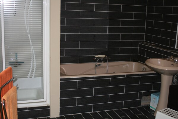 Foto van Eco Hilltop-woning in Falaën - Vakantiehuis in Falaën - BathRoom