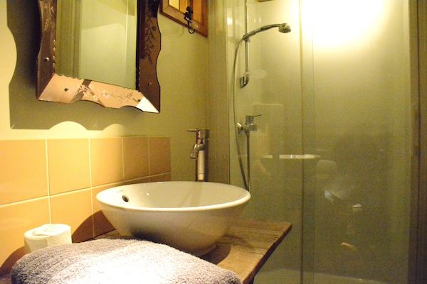 Foto van Vakantiehuis in Bièvre bij bos en vijver - Vakantiehuis in Bièvre - BathRoom