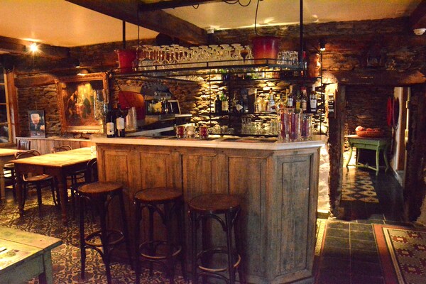 Foto van Vakantiehuis in Bièvre met terras - Vakantiehuis in Bièvre - DiningRoom