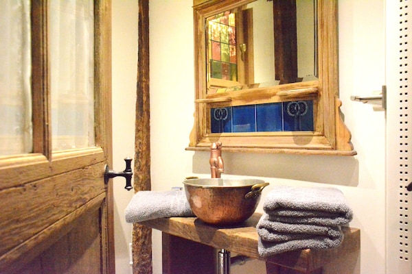 Foto van Vakantiehuis in Bièvre met terras - Vakantiehuis in Bièvre - BathRoom