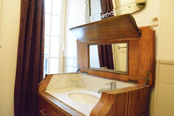 Foto van Vakantiehuis in Bièvre met terras - Vakantiehuis in Bièvre - BathRoom