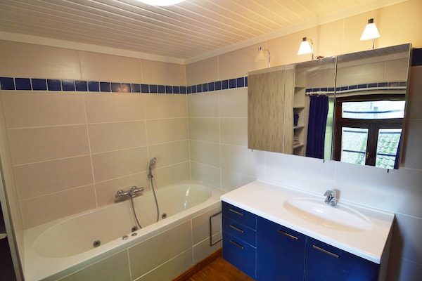 Foto van Ruime Ardennenvakantie - Vakantiehuis in Beauraing - BathRoom