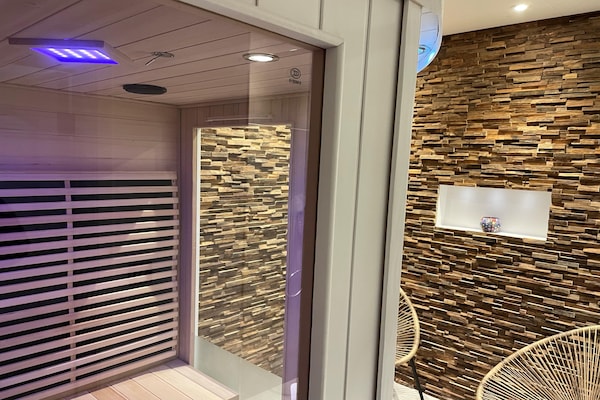 Foto van Historisch kasteelverblijf - Vakantiehuis in Bastogne - Wellness