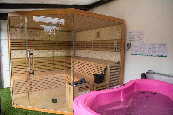 Foto van Luxe landgoed met zwembad en spa - Vakantiehuis in Jamoigne - Wellness