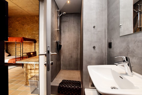 Foto van Groepsvilla met zwembad en sauna - Vakantiehuis in Sainte-Cécile - BathRoom