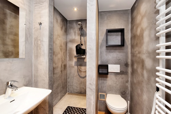 Foto van Groepsvilla met zwembad en sauna - Vakantiehuis in Sainte-Cécile - BathRoom