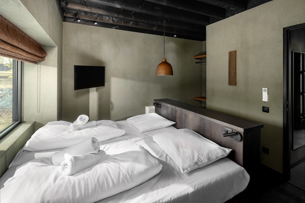 Foto van Sauna Lodge Verblijf met Hillview - Vakantiehuis in Neufchâteau - BedRoom