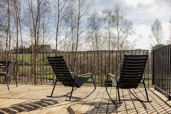 Foto van Sauna Lodge Verblijf met Hillview - Vakantiehuis in Neufchâteau - TerraceBalcony