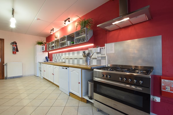 Foto van Een goed ingerichte en comfortabele gîte - Vakantiehuis in Roy - Kitchen