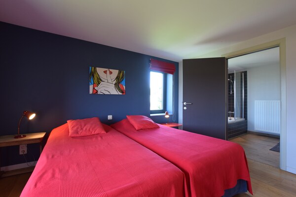 Foto van Vakantiehuis in Humain met BBQ & Uitzicht - Vakantiehuis in Humain - BedRoom