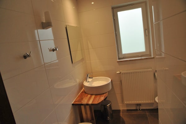 Foto van Vakantiehuis in Marche-en-Famenne bij Trein - Vakantiehuis in Marloie - BathRoom