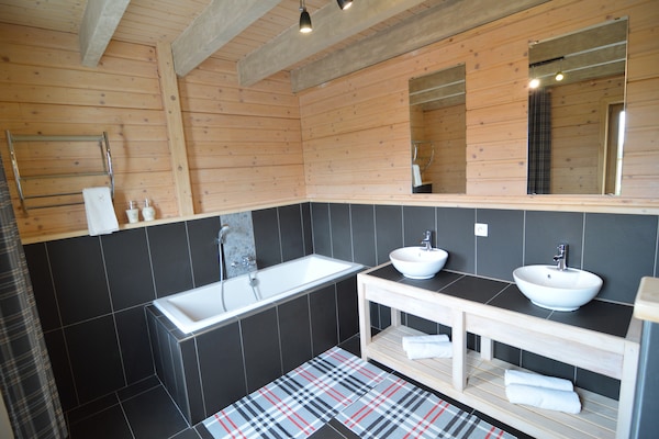 Foto van Luxe Ardense chalet spa - Vakantiehuis in Septon - BathRoom