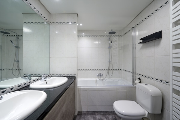 Foto van Appartement in Durbuy in bosrijk park - Vakantiehuis in Durbuy - BathRoom