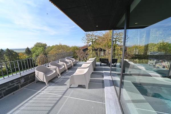 Foto van Luxe Huis in Durbuy met Uitzicht & Zwembad - Vakantiehuis in Septon - TerraceBalcony