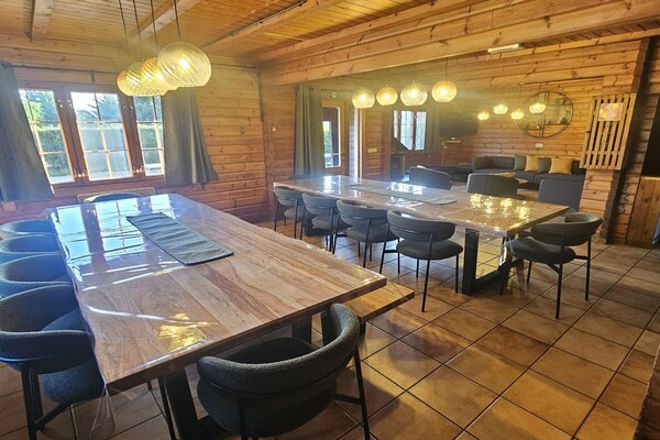 Foto van Chalet Comfort Vlakbij Durbuy - Vakantiehuis in Barvaux - DiningRoom