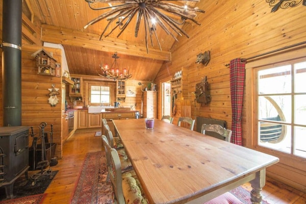 Foto van Charmant chalet in Durbuy vlakbij Adventure Valley - DiningRoom