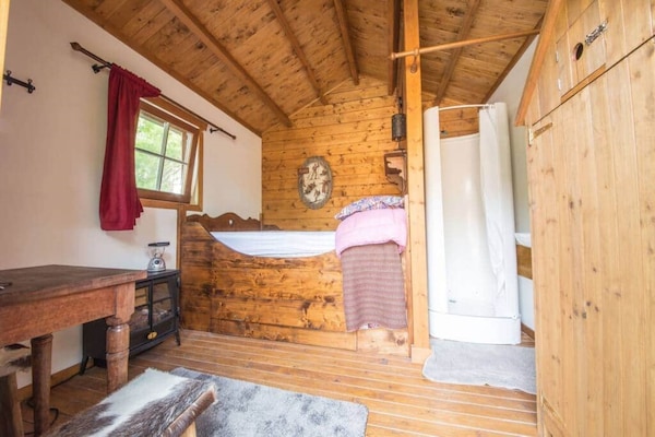 Foto van Charmant chalet in Durbuy vlakbij Adventure Valley - BedRoom