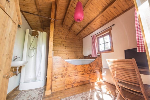 Foto van Charmant chalet in Durbuy vlakbij Adventure Valley - BedRoom