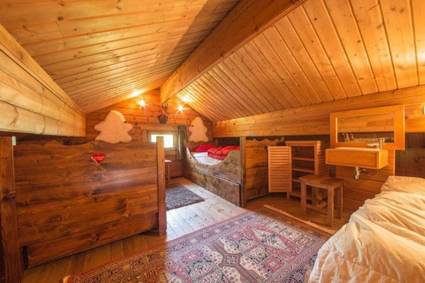 Foto van Charmant chalet in Durbuy vlakbij Adventure Valley - BedRoom