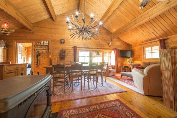 Foto van Charmant chalet in Durbuy vlakbij Adventure Valley - DiningRoom