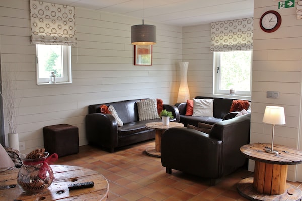 Foto van Vakantiehuis in Jupille bij Bosroutes - Vakantiehuis in Jupille/Rendeux - LivingRoom