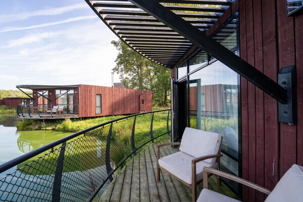 Foto van Charmante bungalow en zwembaden - Vakantiehuis in Antoing - TerraceBalcony