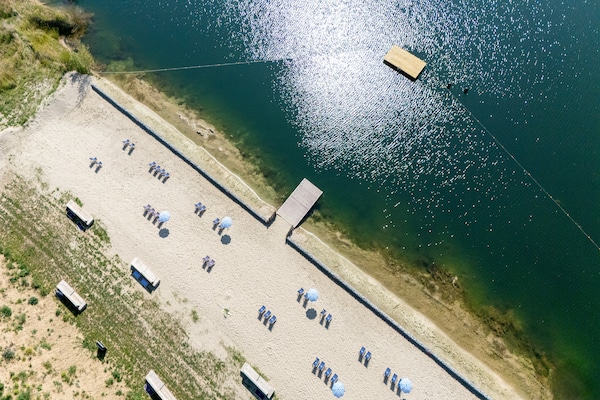Foto van Charmante bungalow en zwembaden - Vakantiehuis in Antoing - AreaSummer1KM