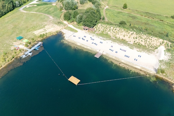 Foto van Charmante bungalow en zwembaden - Vakantiehuis in Antoing - AreaSummer1KM