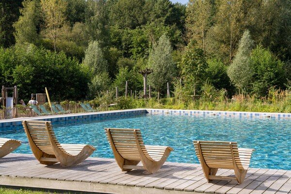 Foto van Natuurontsnappingsbungalow - Vakantiehuis in Antoing - PoolOfHouse